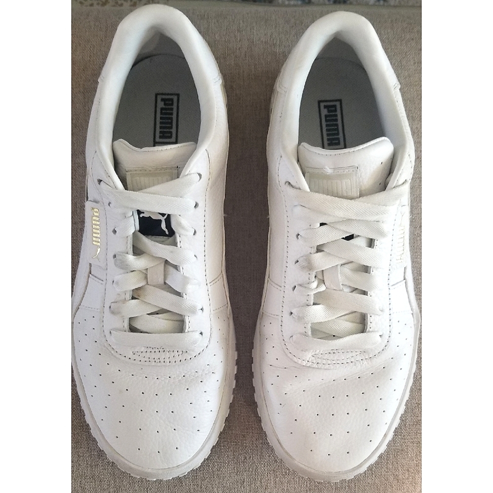 Women's Sneakers - Picture 4 of 4